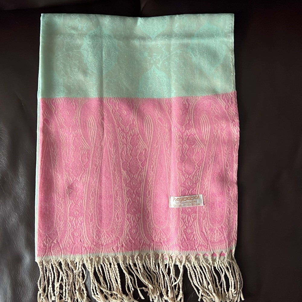 100% SILK AND CASHMERE SCARF. 27 X 65 SORORITY SISTERS THIS IS FOR YOU. NWT - Picture 6 of 6